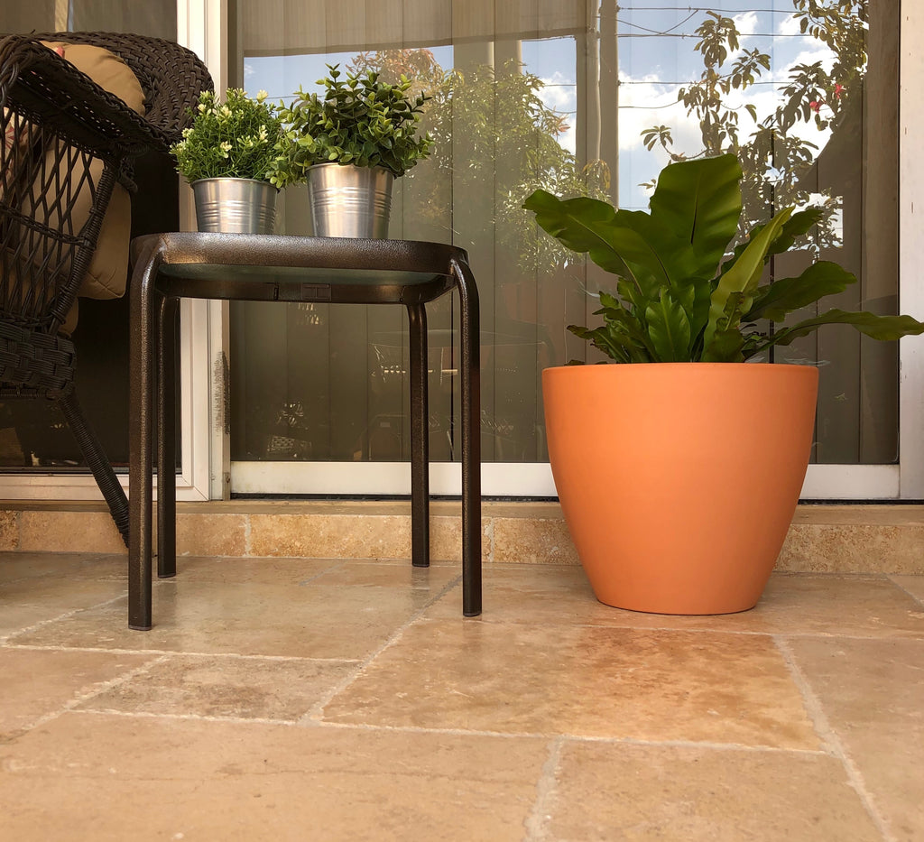 Smooth Tulip Planter/Pot